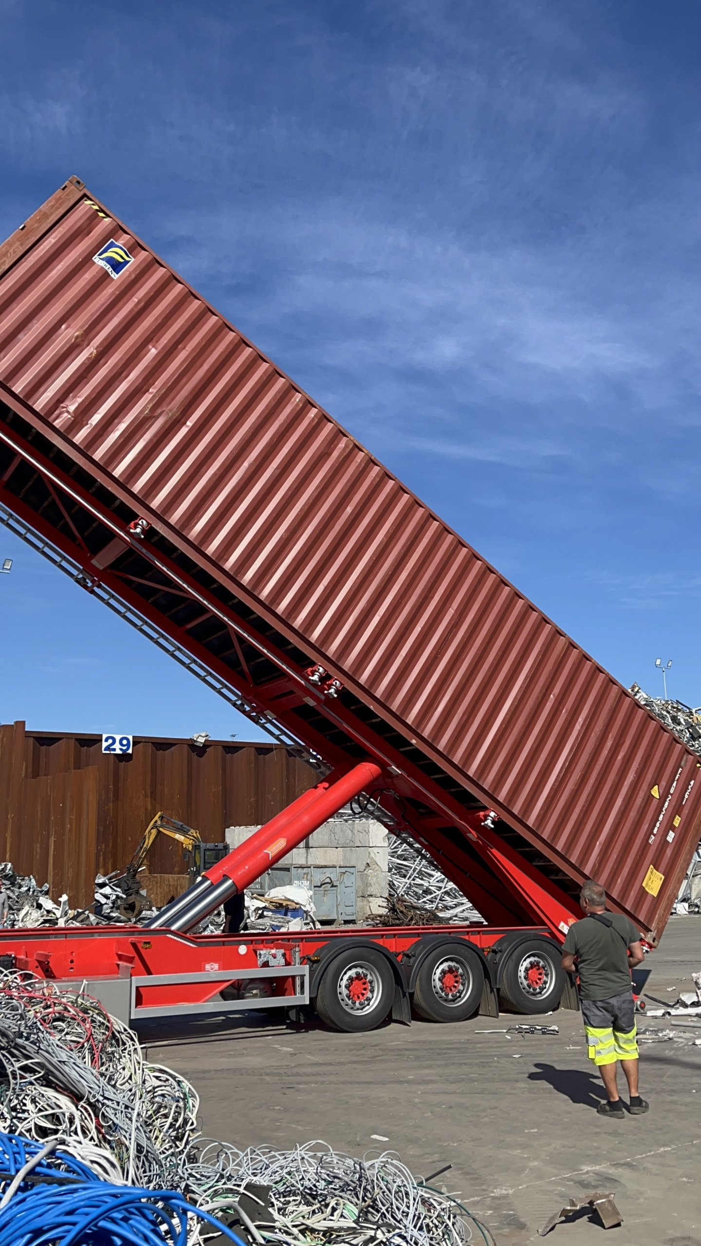 VAKO Transport Systems B.V. - Schroot Lossen Optimaliseren: Welke Container Handling Oplossingen?