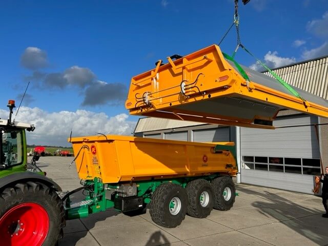 VAKO Transport Systems B.V. - Waarom Handmatig Lading Afdekken In De Agrarische Sector Steeds Minder Houdbaar Is